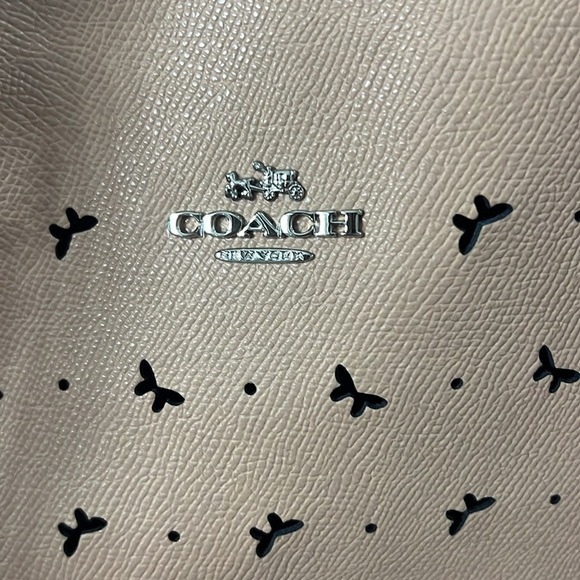 authentic, rare, hard to find coach perforated butterfly tote w/ matching wallet - Picture 3 of 11